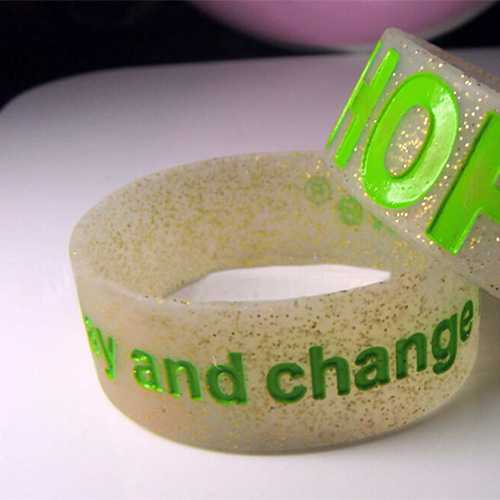 深圳利勇安灌膠