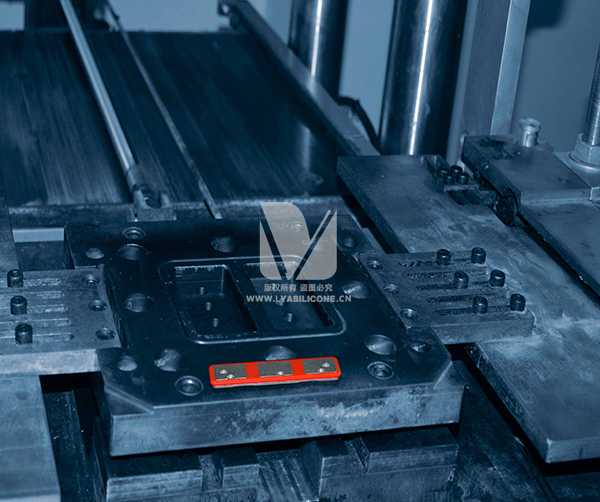 新能源電池蓋防水液態硅膠模具